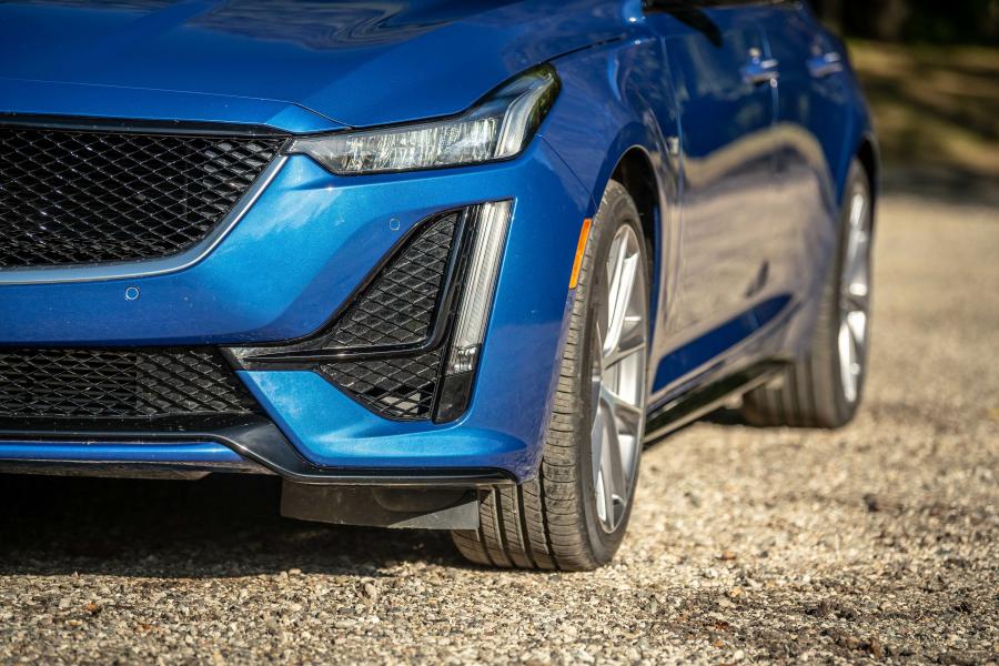 Детали экстерьера Cadillac CT5 350T 2019 года  (фото 23 из 40)